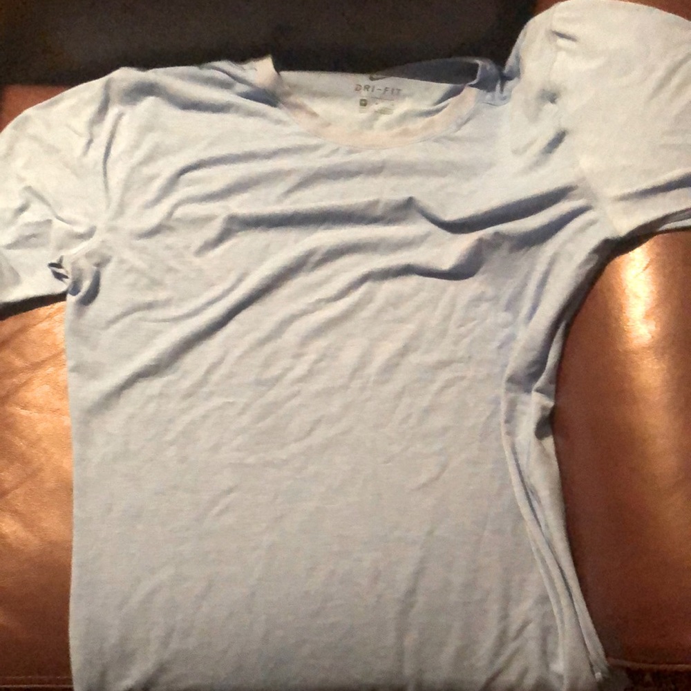 It’s a Nike shirt super comfortable and dose not itch.